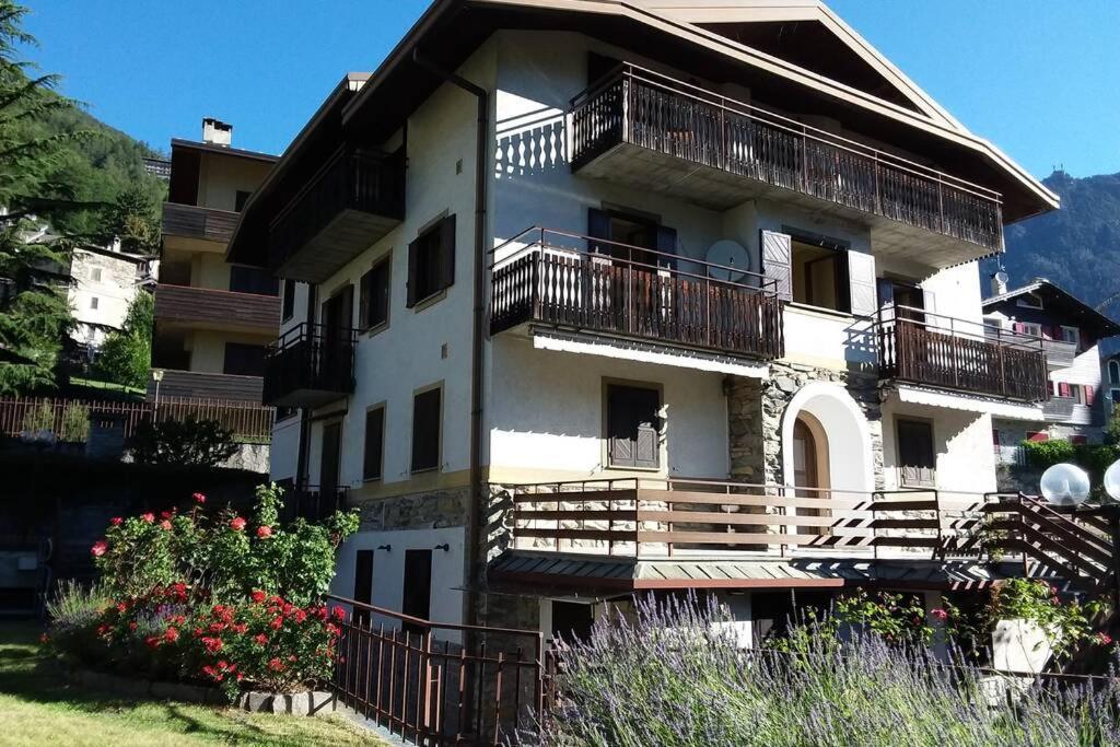 Ferrari'S: Bright Apartment With Magnificent View Chiesa in Valmalenco Kültér fotó