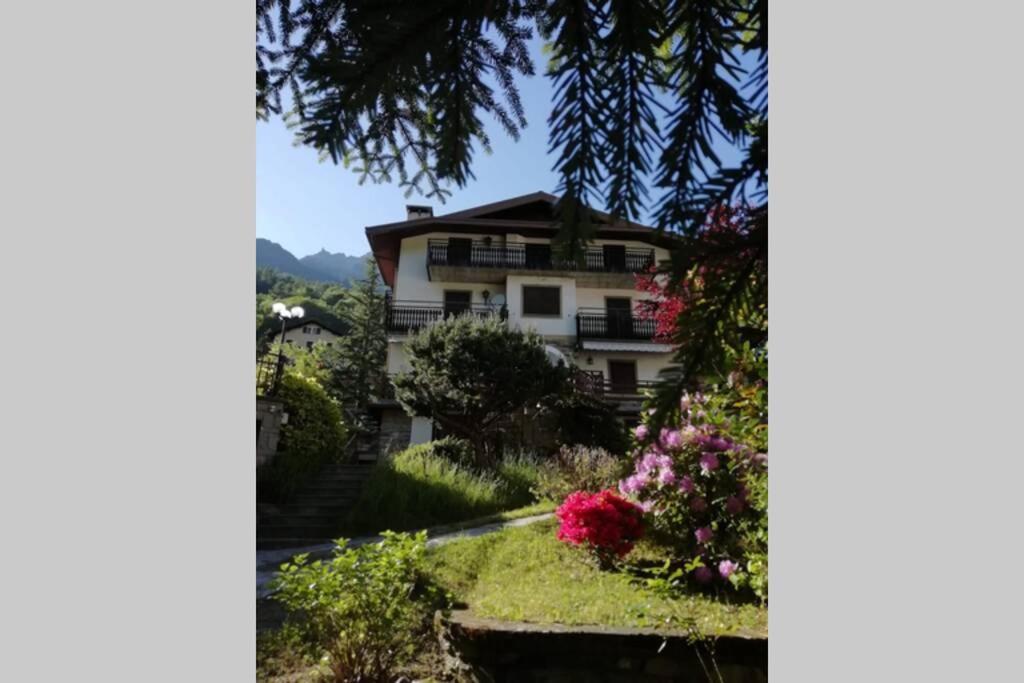 Ferrari'S: Bright Apartment With Magnificent View Chiesa in Valmalenco Kültér fotó
